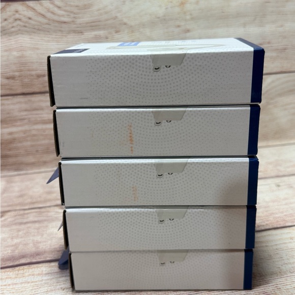 Insignia White Plug Liberator 2-Outlet Extension (6 in) - Pack of 5 - Picture 3 of 5